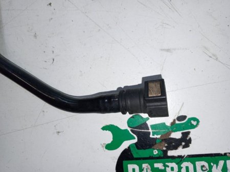 Mercedes-Benz / E-Class / Трубка вакуумная