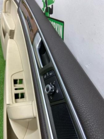 Volkswagen / Touareg / Комплект обшивок двери