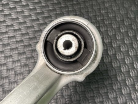 Audi / A6 / Рычаг подвески