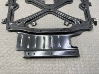 Audi / Q8 / распорка подрамника