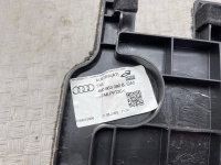 Audi / SQ8 / Крышка аккумулятора