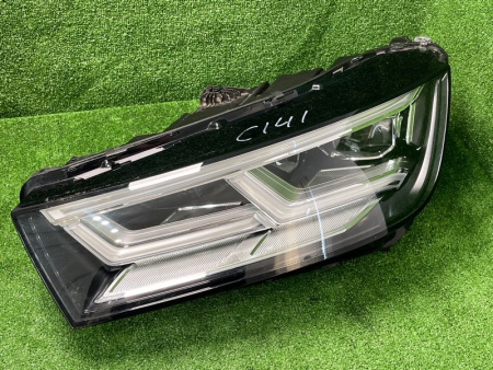Audi / Q5 / Фара