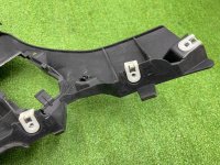 BMW / 3-Series / Кронштейн бампера