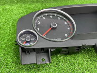 Volkswagen / Touareg / Панель приборов