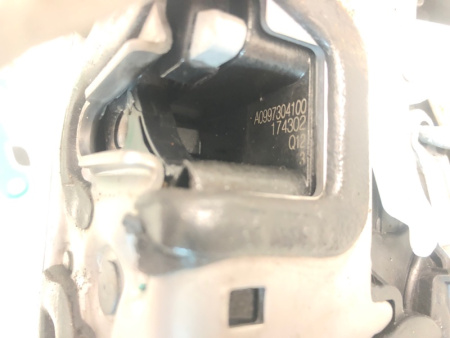 Mercedes-Benz / GLC 250d 4-matic / Замок боковой двери