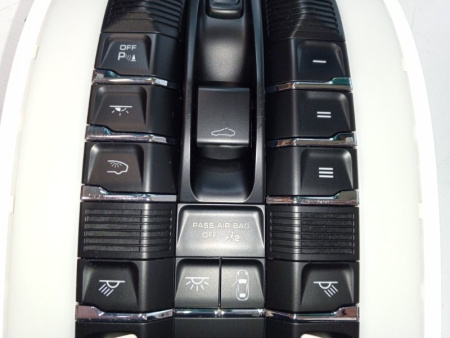 Porsche / Cayenne / Плафон подсветки салона