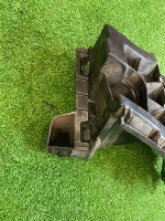 Audi / Q8 / Кронштейн бампера