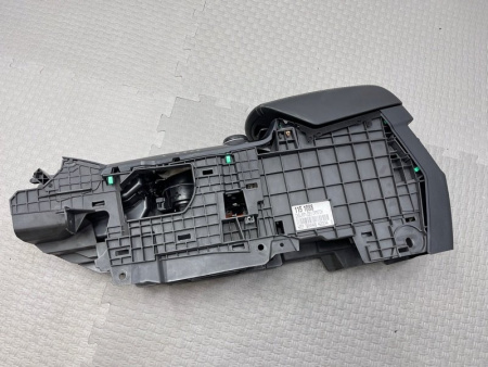 Ford / EXPLORER / Консоль центральная