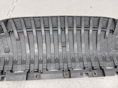 Audi / A8l / Пыльник бампера