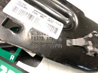 Mercedes-Benz / GLC 250d 4-matic / Крепление сиденья