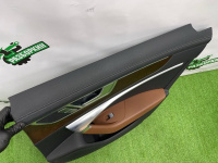 Audi / A6 / Обшивка двери