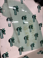 BMW / X3 / Стекло двери