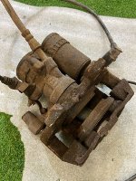 BMW / X1 / Суппорт тормозной