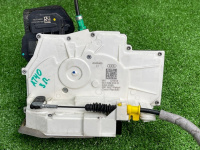 Audi / A6 / Замок двери комплект