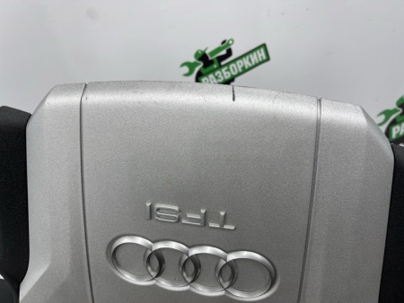Audi / S5 / Декоративная крышка двигателя