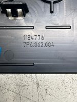 Volkswagen / Touareg / Накладка подлокотника