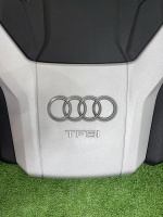 Audi / A7 / Декоративная крышка двигателя