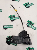 Audi / Q3 / Кронштейн ручки двери