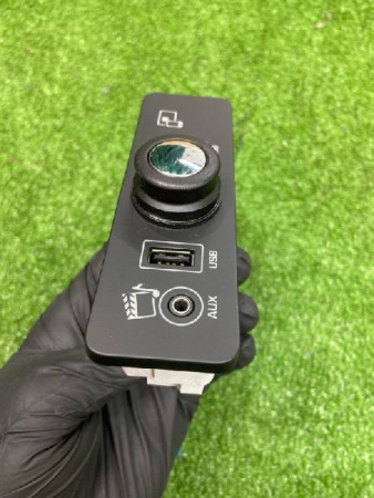 Land Rover / Range Rover / Разъем USB и AUX