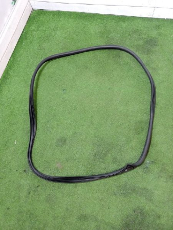 Mercedes-Benz / GLC 250d 4-matic / Уплотнитель двери