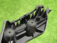 Audi / A6 / Направляющая бампера