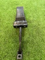 Volkswagen / Touareg / Ограничитель двери Volkswagen / Touareg / Ограничитель двери