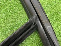 Audi / A6 / Уплотнитель стекла двери