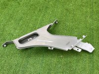 Audi / A6 / Кронштейн крыла