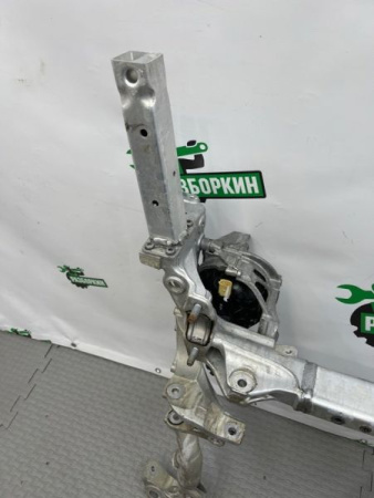 Audi / Q8 / Подрамник