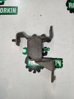 Mercedes-Benz / E-Class / Кронштейн катализатора