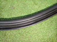 Audi / A4 / Уплотнитель двери