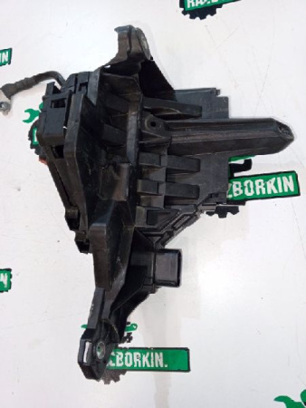 Mercedes-Benz / GLC 250d 4-matic / Блок предохранителей