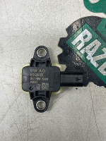 Audi / A6 / Датчик удара двери