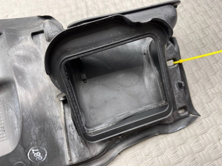 BMW / M6 / Воздуховод