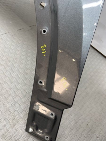 Audi / SQ8 / Крыло