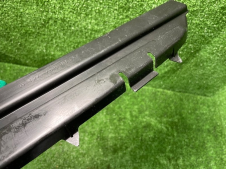 Mercedes-Benz / 300E / Накладка