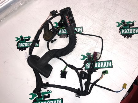 Mercedes-Benz / GLC 250d 4-matic / Проводка двери