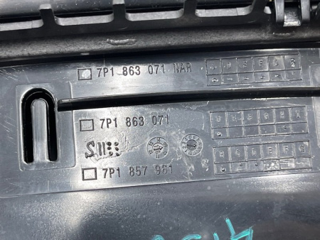 Volkswagen / Touareg / Пепельница