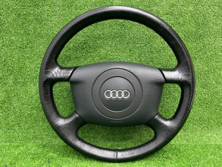 Audi / s8 / Руль