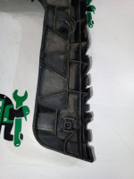 Audi / A6 / Кронштейн бампера