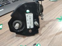 BMW / 5-Series / Крюк замка капота