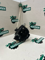 Audi / A6 / Замок двери