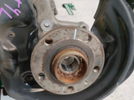 Volkswagen / Tiguan / Кулак поворотный