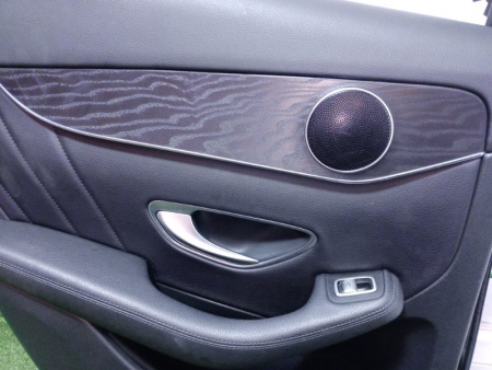 Mercedes-Benz / GLC 250d 4-matic / Дверь боковая