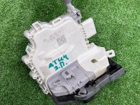 Audi / A4 / Замок двери