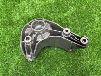 BMW / 7-Series / Кронштейн компрессора кондиционера