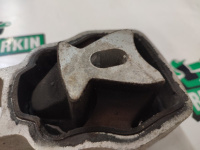 Volvo / S60 / Опора двигателя