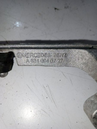 Mercedes-Benz / GLC 250d 4-matic / Кронштейн