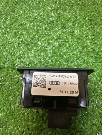 Audi / A5 / Кнопка крышки багажника