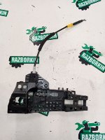 Audi / Q3 / Кронштейн ручки двери